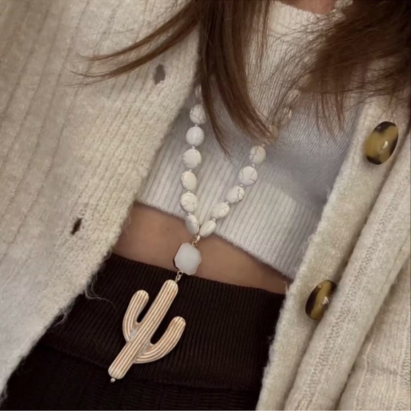 Western Cactus Natural Stone Howlite Beaded Necklace - Picture 8 of 9